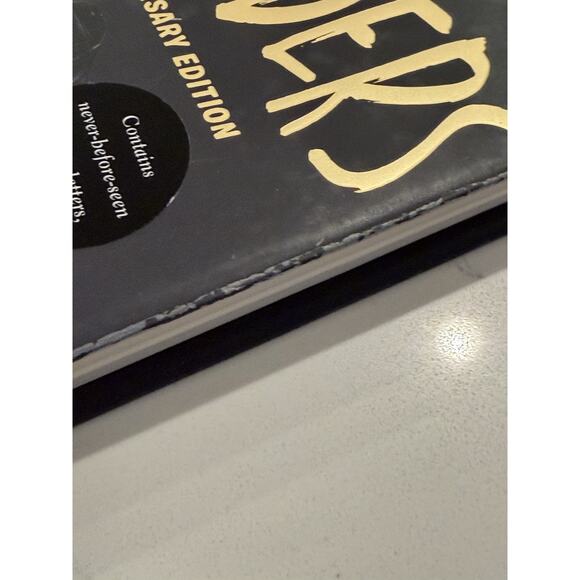 S.E. Hinton Signed THE OUTSIDERS Autograph Hardcover 50th Anniversary Edition #1 - Picture 7 of 9